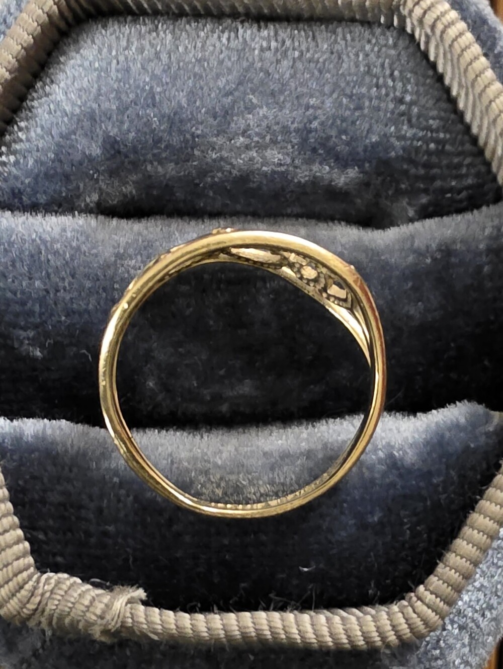 14k Filigree Yellow Gold Ring - Picture 9 of 12
